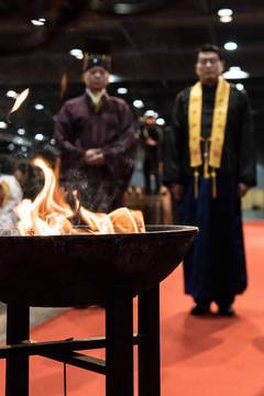 望燎：主祭官至望燎所目視焚燒祭文、絲帛，完成獻禮儀式。